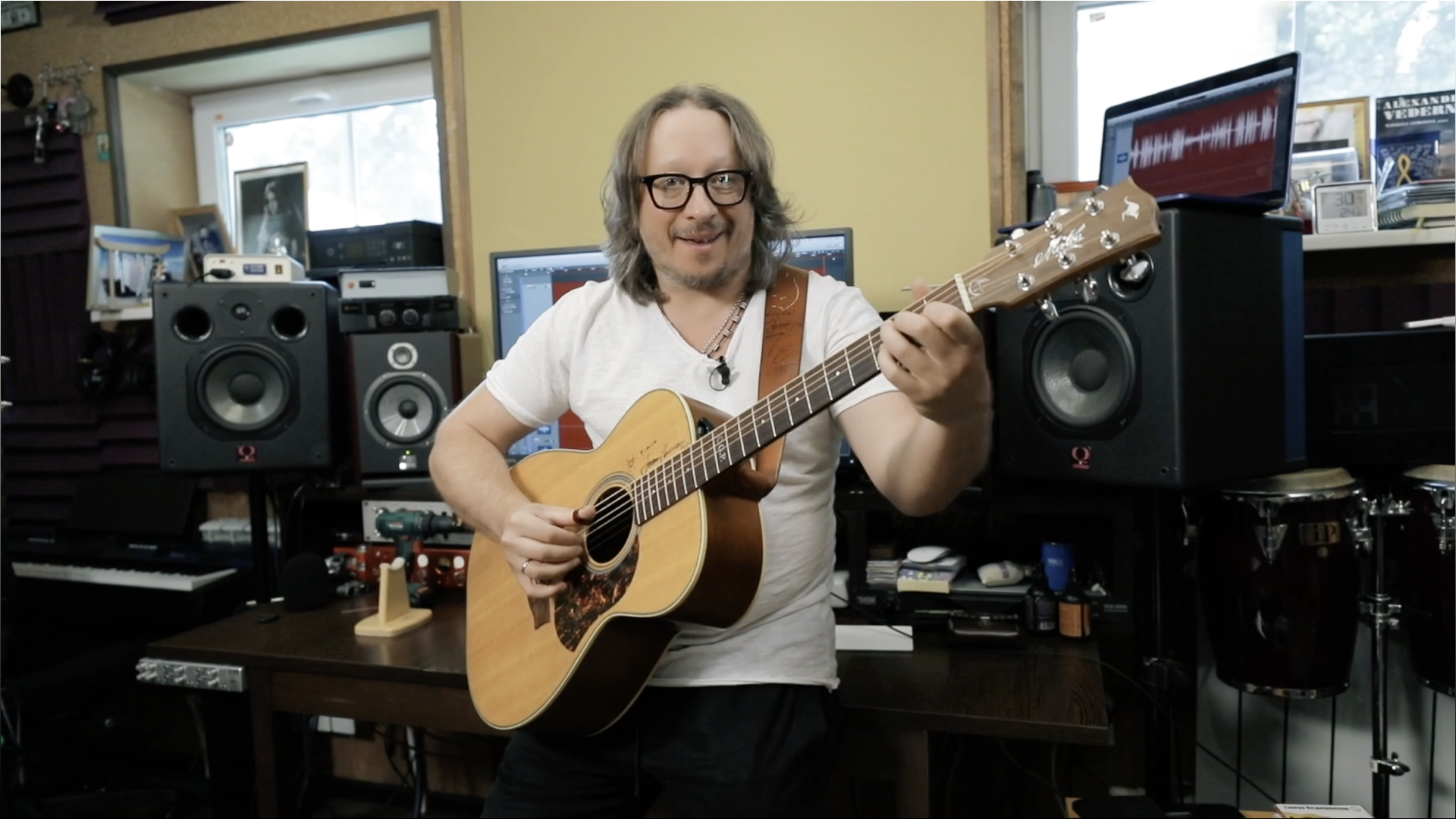 О струнах и ионах